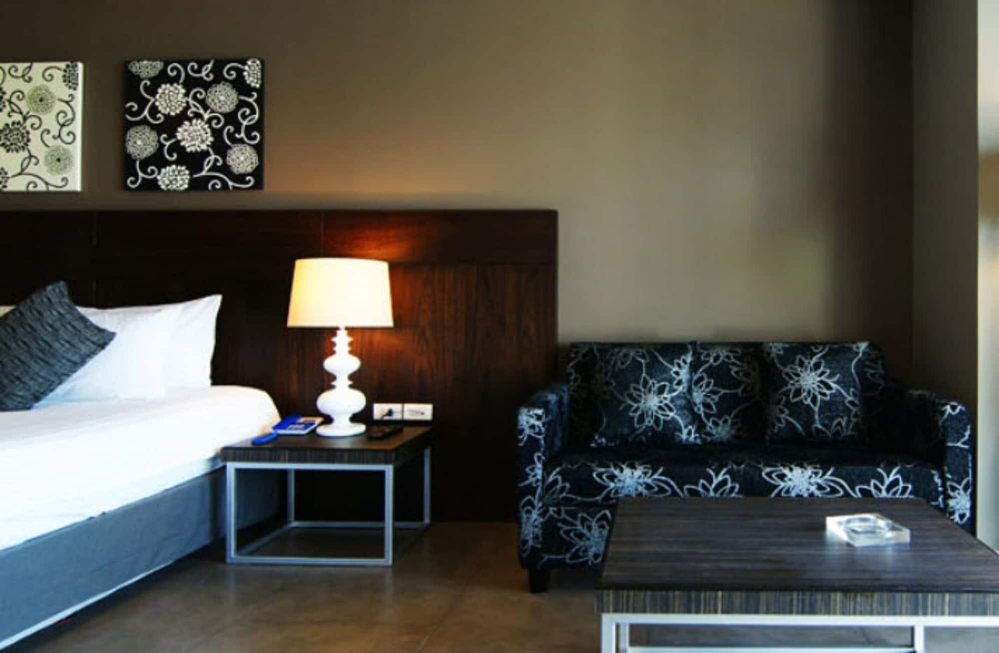 Sea Me Spring Tree Hotel (Adults Only) Патая Екстериор снимка