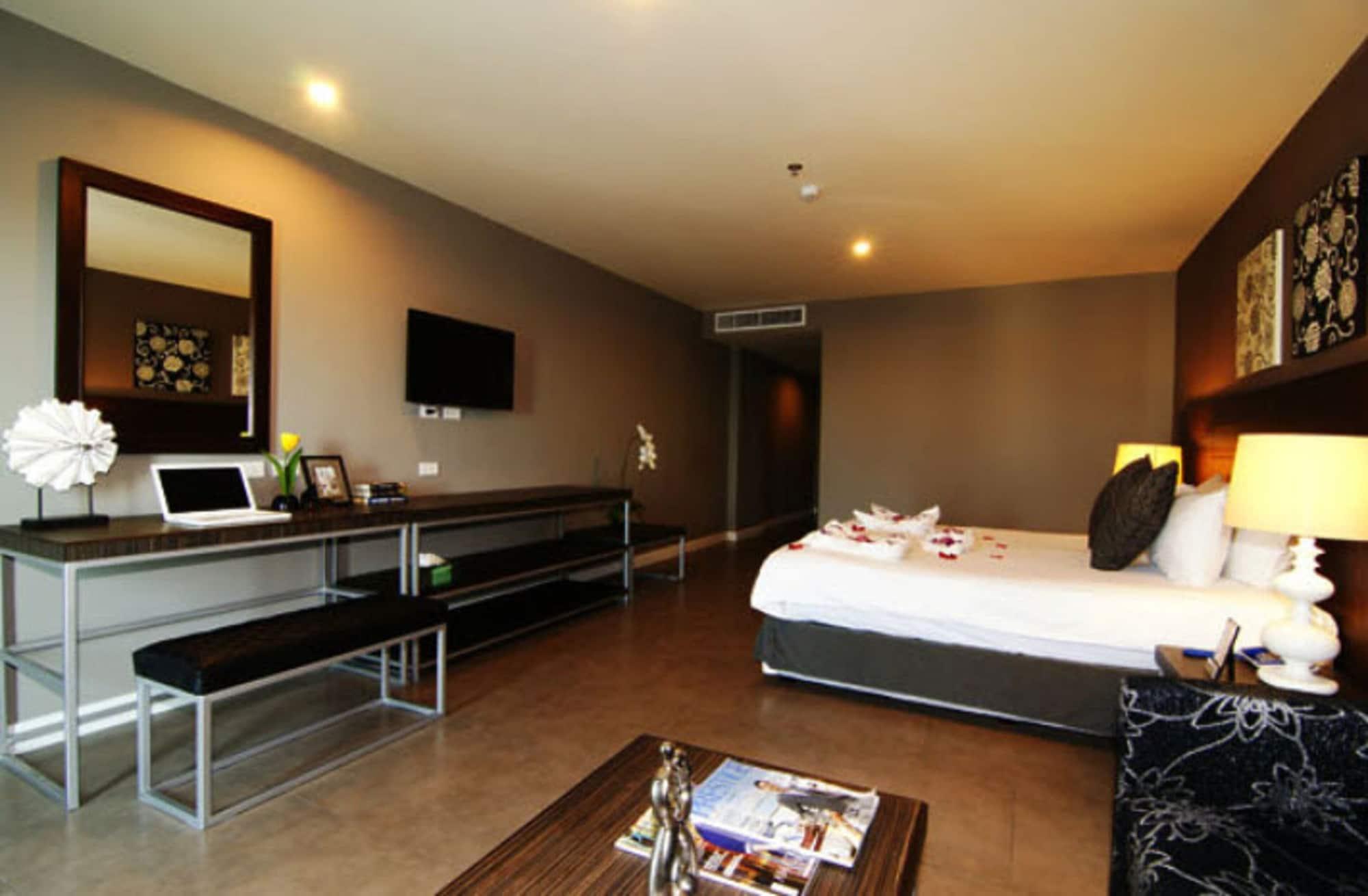 Sea Me Spring Tree Hotel (Adults Only) Патая Екстериор снимка