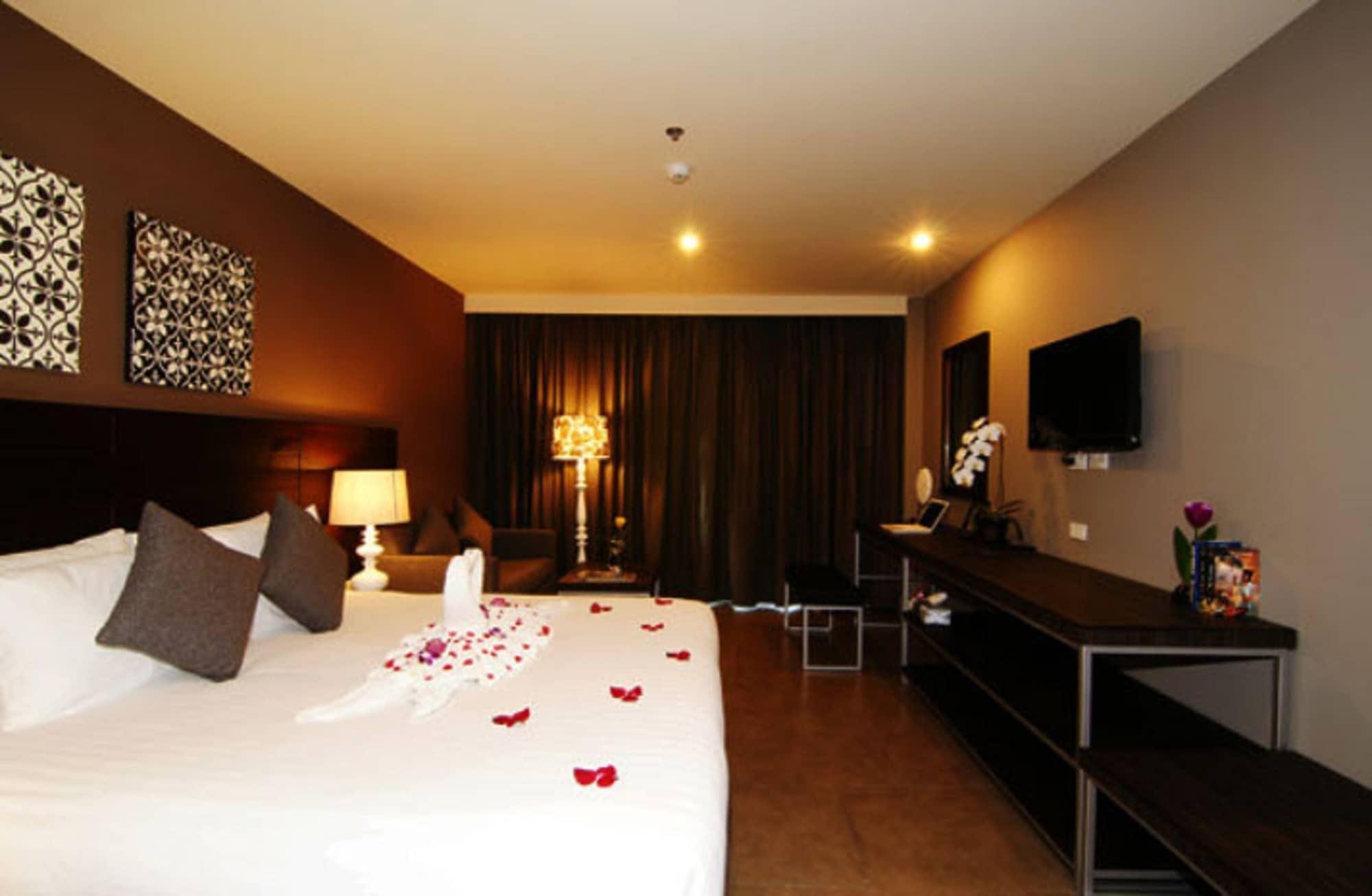 Sea Me Spring Tree Hotel (Adults Only) Патая Екстериор снимка
