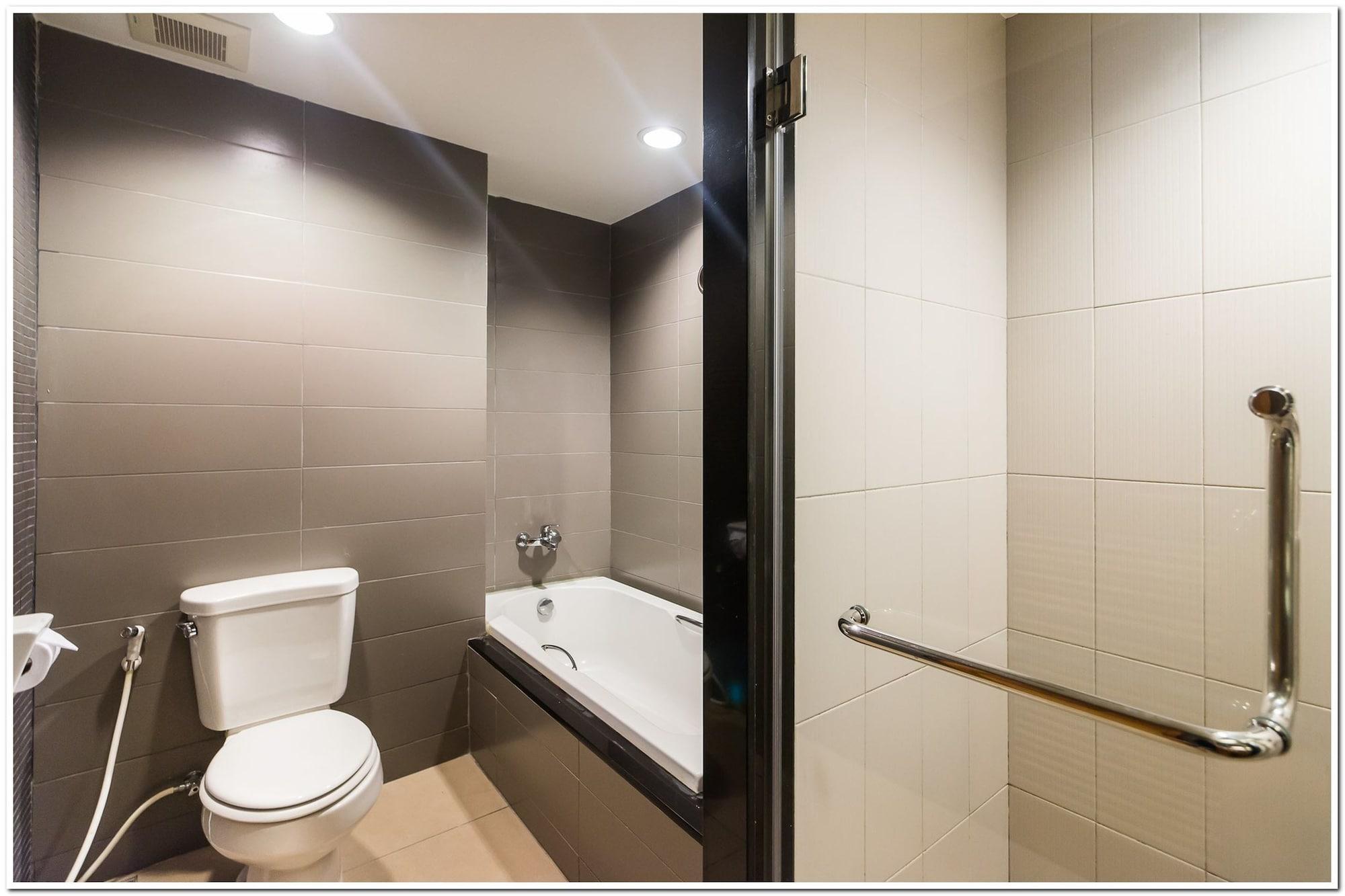 Sea Me Spring Tree Hotel (Adults Only) Патая Екстериор снимка