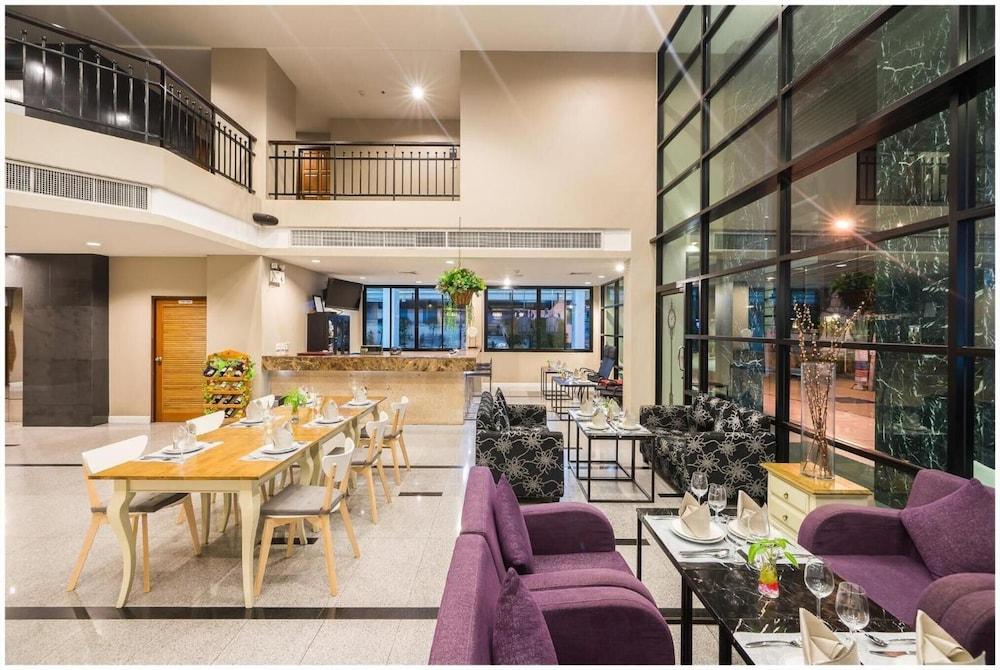 Sea Me Spring Tree Hotel (Adults Only) Патая Екстериор снимка